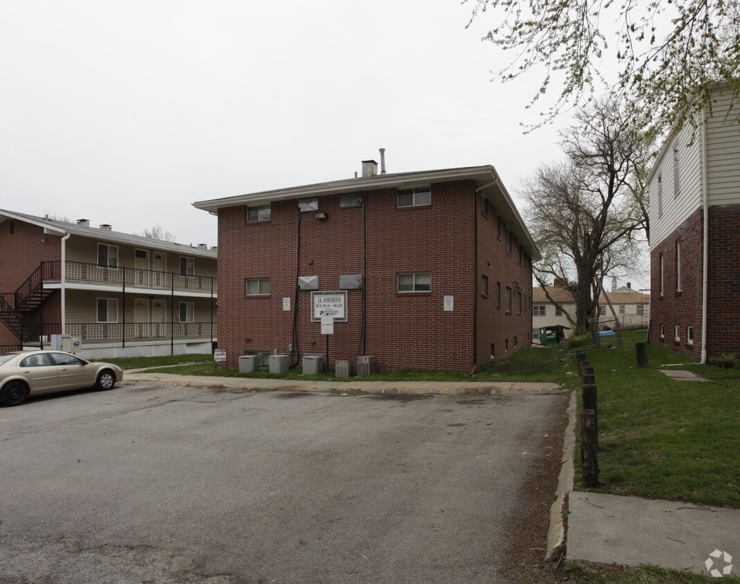 Foto del edificio - J.K. Apartments