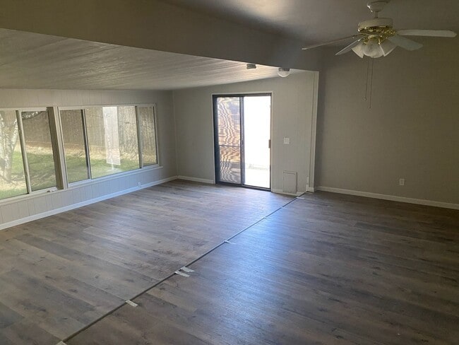 Foto del edificio - 2725 N Canary Dr