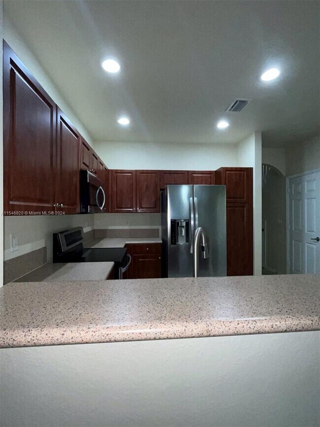 Building Photo - 3046 NW 30th Terrace