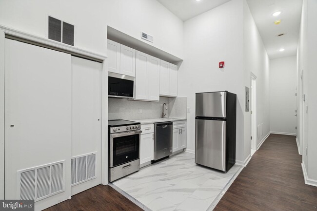 Building Photo - 37 N 3rd St