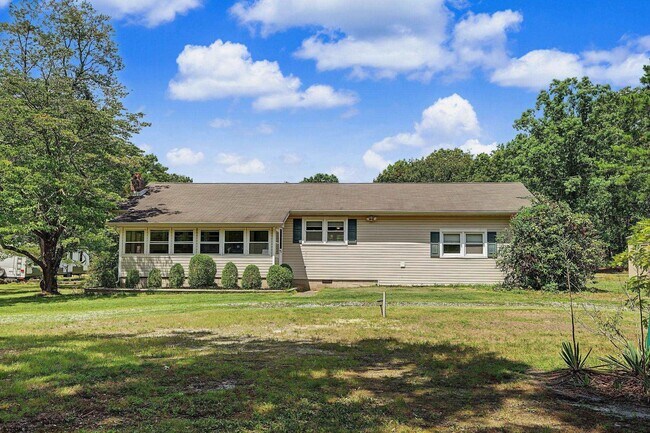 Foto del edificio - 2315 English Creek Ave