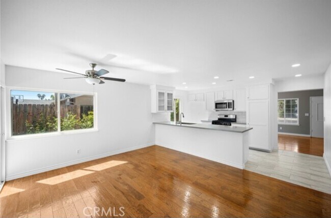 Building Photo - 8332 Sedan Ave