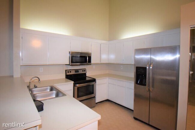 Foto del edificio - 2 br, 2 bath House - Westchester Townhouses