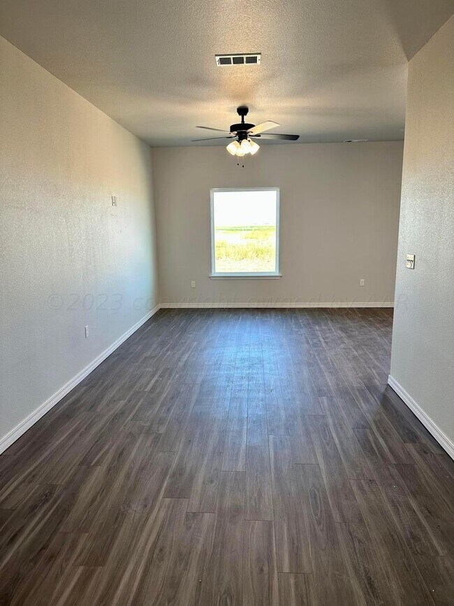 Building Photo - 14100 Daisy Dr