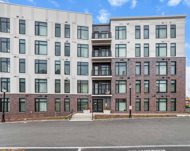 Building Photo - 191 Washington St