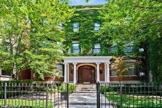 Building Photo - 5713 N Kenmore Ave