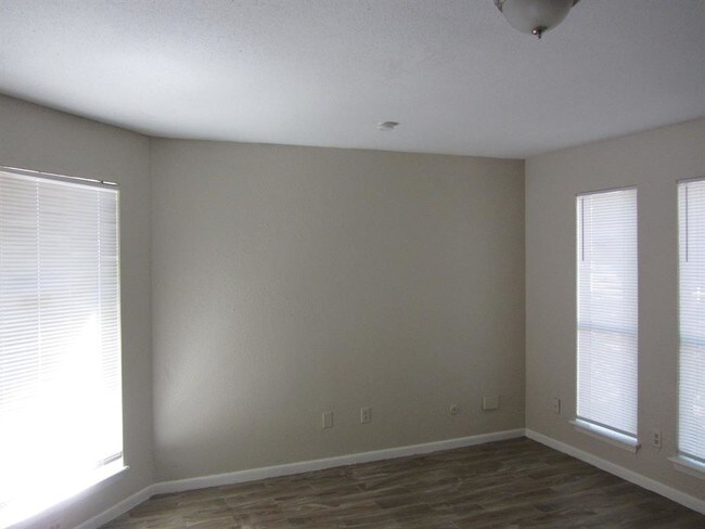 Building Photo - 12330 Wild Pine Dr