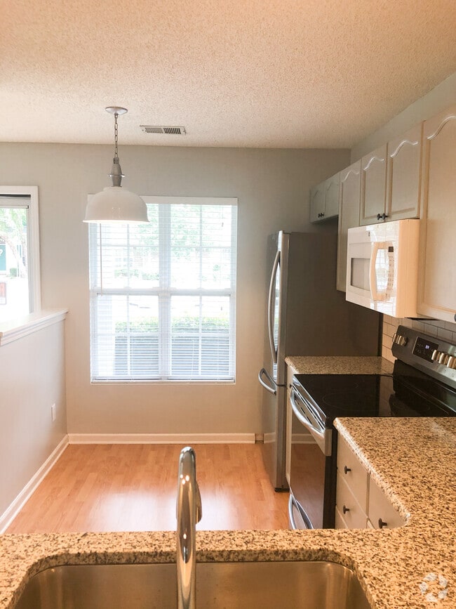 Hunters Ridge At The Crossings Apartments for Rent with Extra Storage