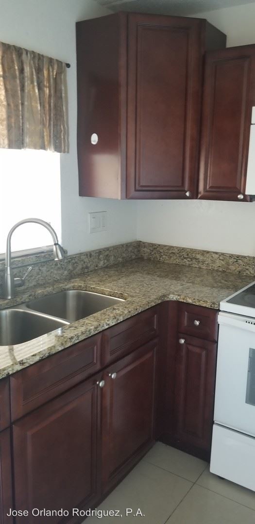 2 Br 1 Bath House 1910 Honour Rd For In Orlando Building Photo 2 Br 1 Bath House 1910 Honour Rd