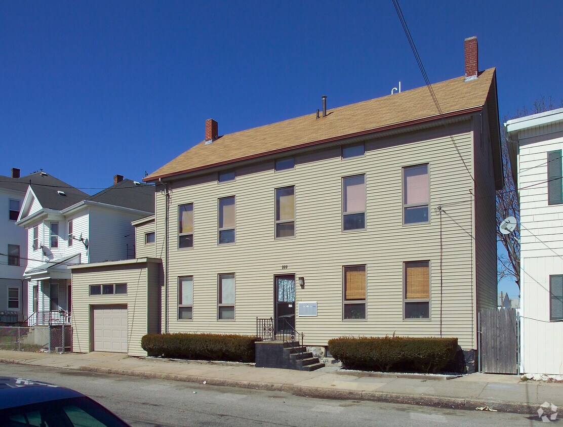 Primary Photo - 800 Charles St