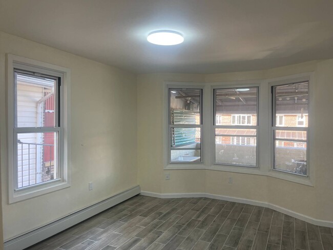Foto del edificio - 2430-2485 85th St