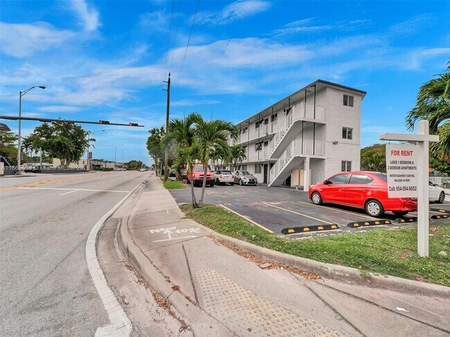 Foto del edificio - 14190 W Dixie Hwy