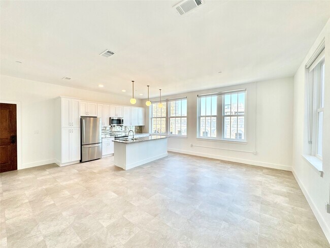 Building Photo - 2102 Mechanic St