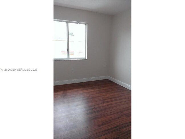 Foto del edificio - 8025 NW 8th St