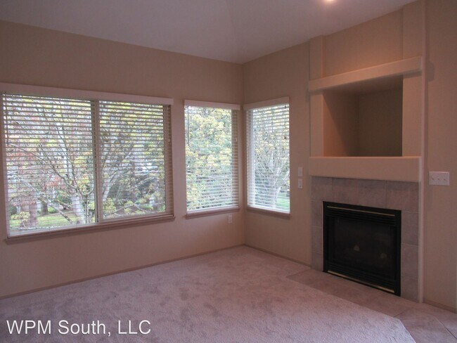 Building Photo - 2 br, 2 bath House - 11130 SE 208th St. #A204