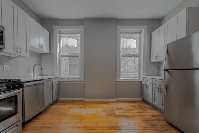 Foto del edificio - 1444 N Maplewood Ave