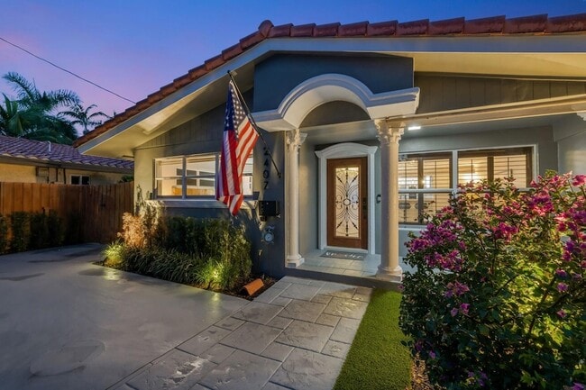 Photo - 2407 NE 17th Terrace House