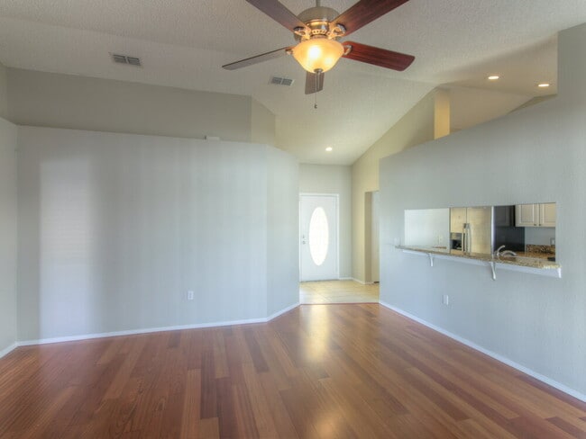 Building Photo - 5002 Quercus Loop