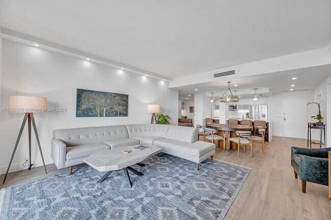 Building Photo - 151 Crandon Blvd