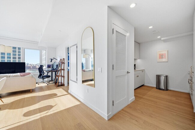 Foto del edificio - 4-75-75 48th Ave