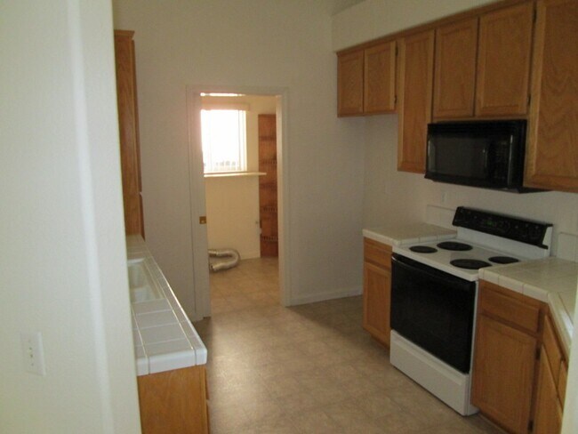 Building Photo - 3319 Wedgewood Ln