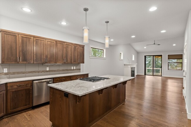 Building Photo - Stunning Single-Level 3-Bedroom, 2-Bath Home in Annand Heights