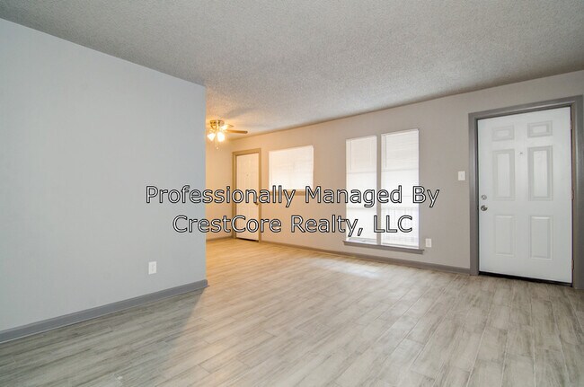 Foto del edificio - 1460 Monroe Ave