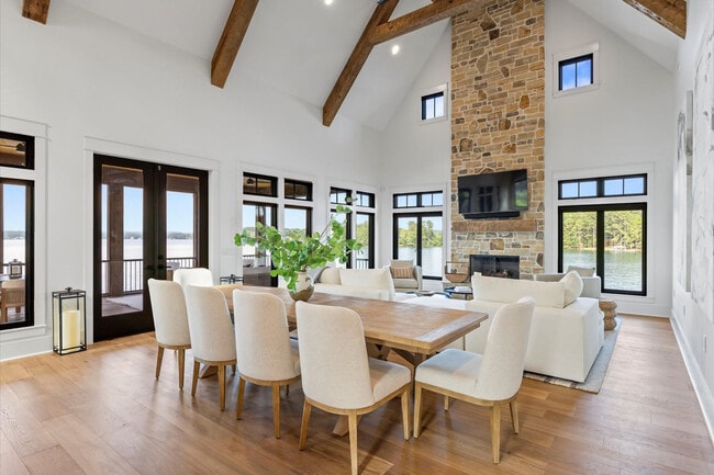 Building Photo - 346 Gatewood Dr