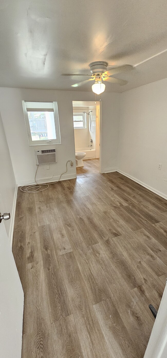 Building Photo - 1820 Roosevelt St