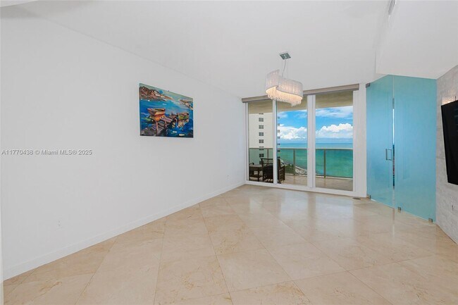 Foto del edificio - 19111 Collins Ave