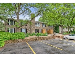 Building Photo - 4424 Cedar Lk Rd S