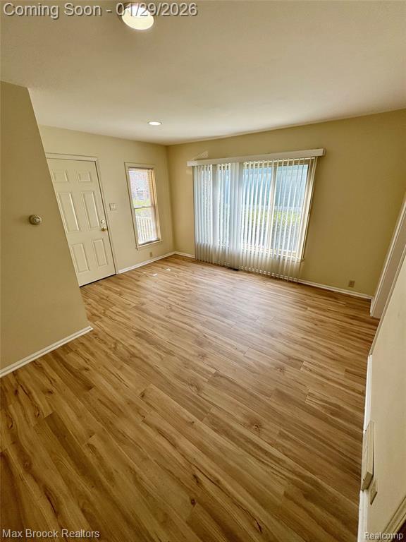 Foto del edificio - 368 S Wing St