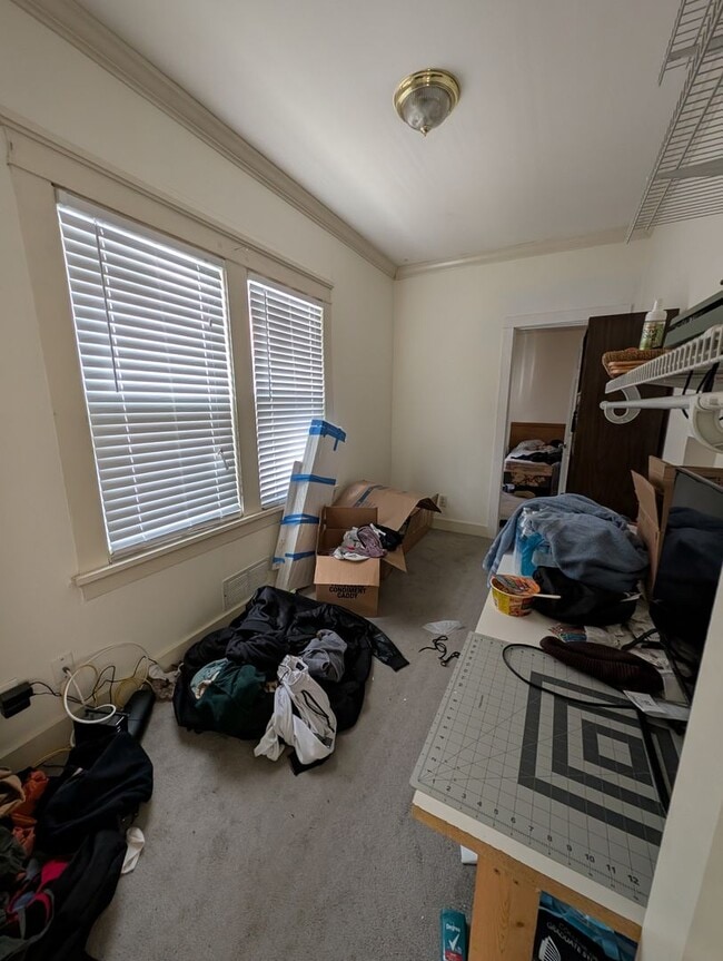 Foto del edificio - 3246-3246 N Oakland Ave