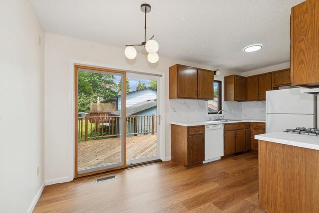 Foto del edificio - 8983 Vinewood Ln N