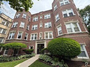 Building Photo - 4901 N St Louis Ave