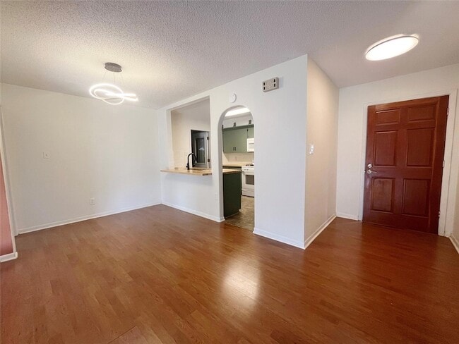 Building Photo - 8702 Dawnridge Cir