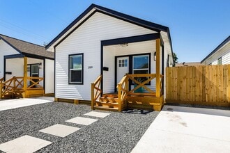 Building Photo - 1214 53rd St