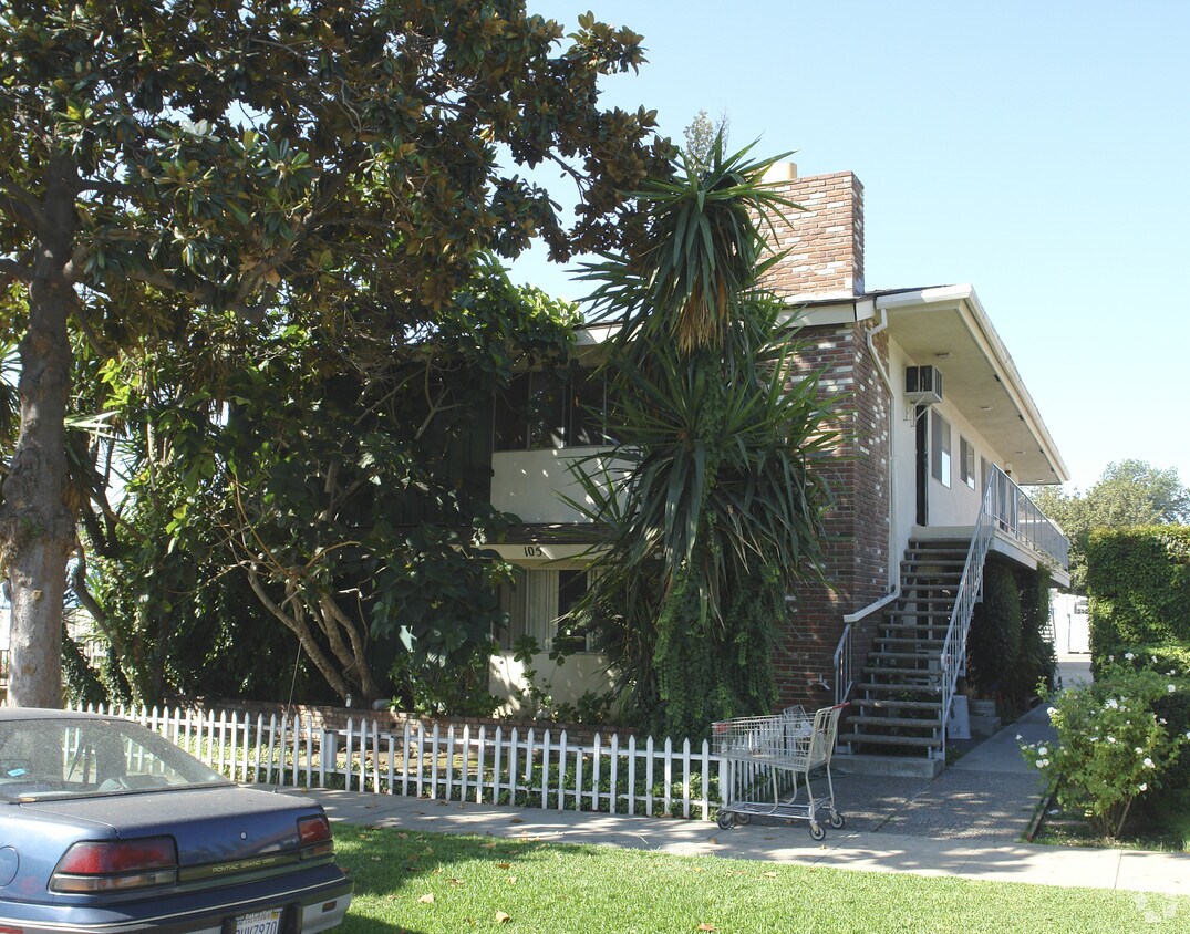 Primary Photo - 105 S Granada Ave