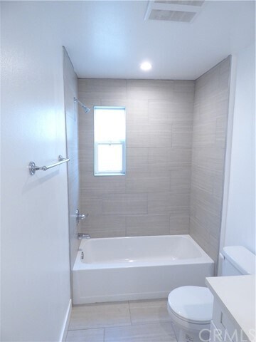 Foto del edificio - 1256 N Hobart Blvd