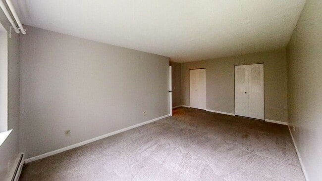 Building Photo - 17 Stenwick Dr