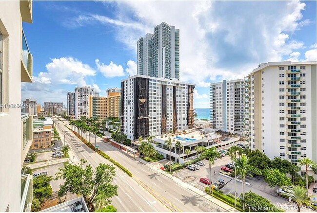 Foto del edificio - 3000 S Ocean Dr