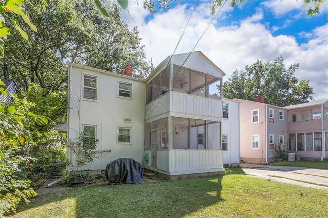 Foto del edificio - 7524 Baltimore Ave