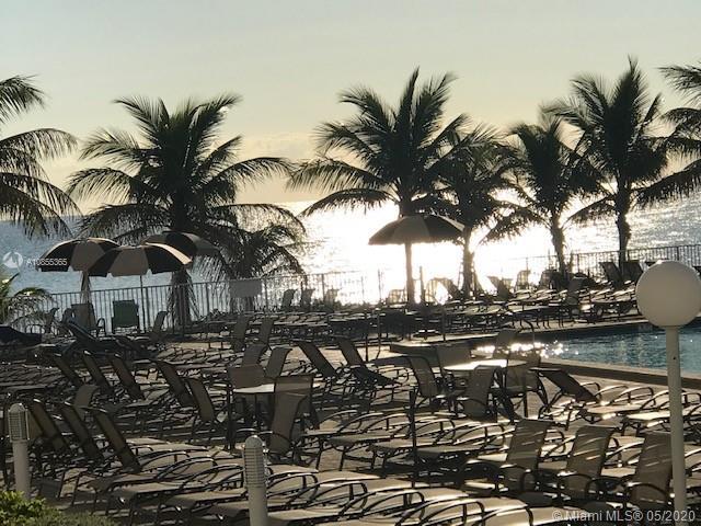 Foto del edificio - 1950 S Ocean Dr