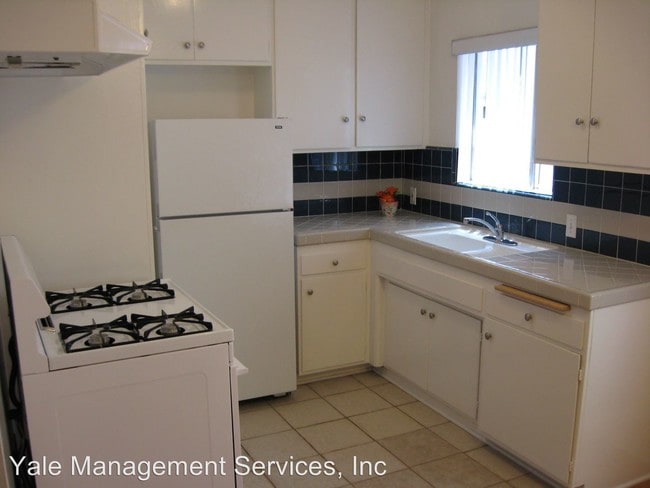 Building Photo - 710 N Genesee Ave