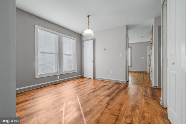 Building Photo - 108 Vine St