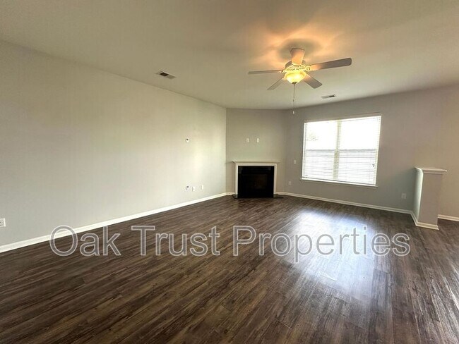 Foto del edificio - 7757 Discovery Rd