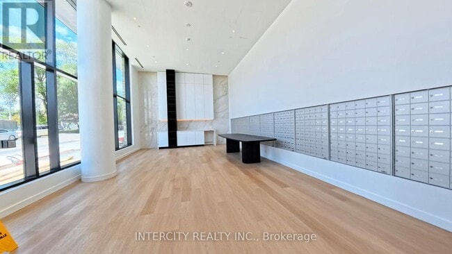 Building Photo - 3009-3009 Novar Rd