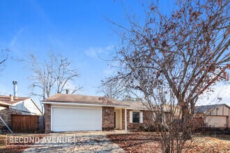 Building Photo - 416 Woodcrest Way