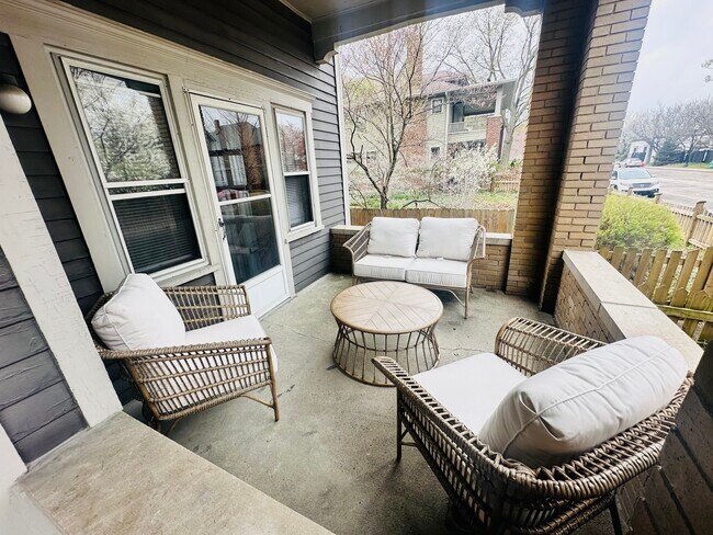 Foto del edificio - 537 E 11th St