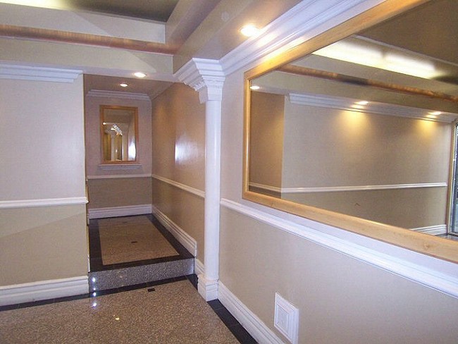 Lobby Photo - Villa Granada